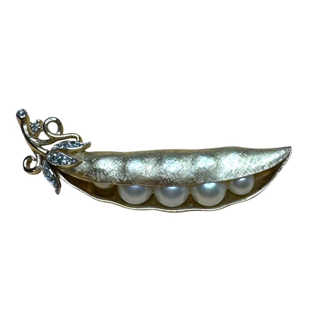 Trifari Gold Pea Pod Brooch with Pearls